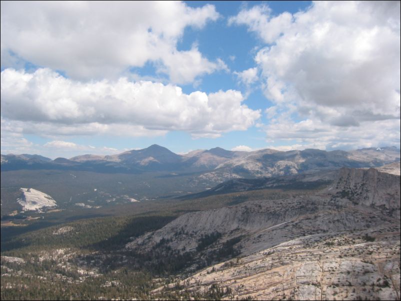 2005-09-09 Cathedral Peak Hen (03) Pano1a